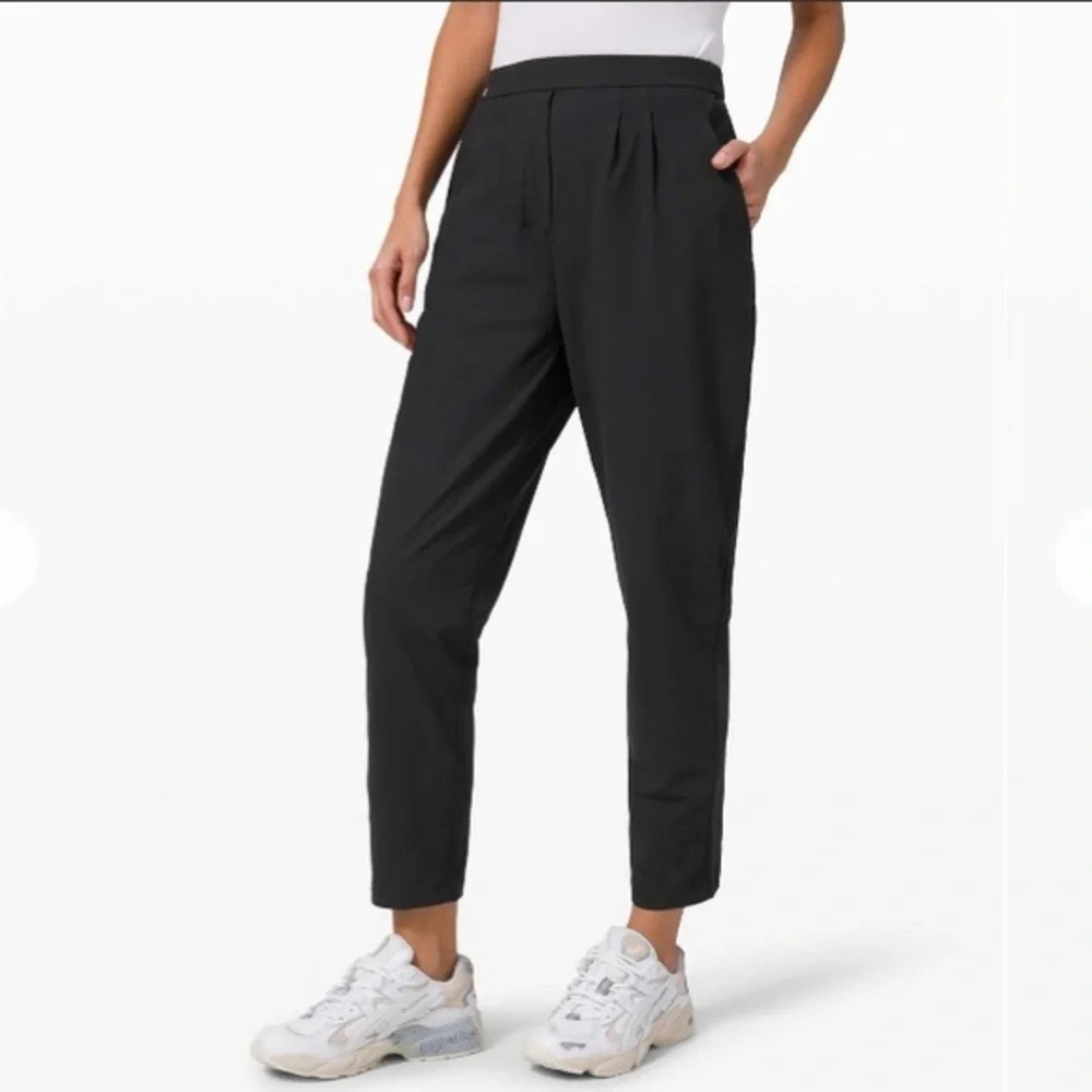 Lululemon Essential High-Rise Trouser Black Size 2